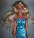 Original Mattel Barbie punčka s čudovitimi lasmi, gumijastimi nogami