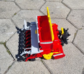 IGRAČA SEJALNICA POTTINGER VITASEM 302ADD, Igrača