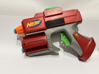 Dve Nerf  pištoli (super combo)