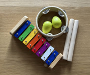 Komplet glasbil za otroke