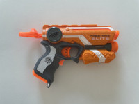 NERF pištola