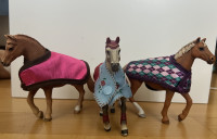 Schleich Horse Club – 3 konji s pregrinjali