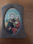 Jožef z Jezusom  v starem kovinskem okvirju. Namizna podobica