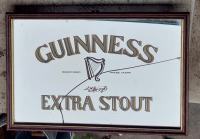 Ogledalna reklamna tabla Guinness