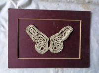 SLIKA čipka v kartonskem okvirju brez stekla 21,5 x 15 cm