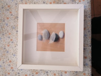 SLIKA v lepem debelem okvirju s steklom 25 x 25 cm