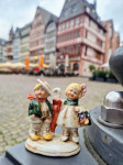 Figura deklice in dečka iz nemškega porcelana