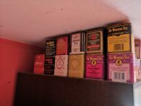 kovinske škatlice od čaja