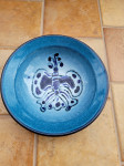 Moder keramični krožnik, metulj, blue pottery, dizajnerski, butterfly