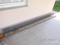 okrasna polica za rože