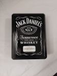 Pločevinasta škatla Jack Daniels z dvema originalnima kozarcema.