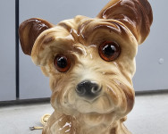 porcelanasta svetilka kuža  Potrebno uštimati elek. Napeljavo V odličn