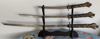 set katana - samurajskih mečev z lesenim stojalom