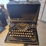 Star pisalni stroj UNDERWOOD, s kovčkom
