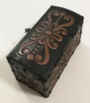 Starinska škatla s ključem