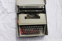 PISALNI STROJ OLIVETTI - STAR