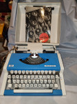 Retro pisalni stroj moder