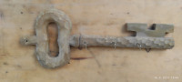 Dekorativni ključ, lesen dolžina 30 cm stojalo za ključe