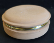 Glinena šatulja premer 10,5 cm