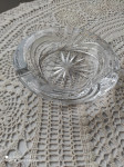 Kristalni brušeni pepelnik, premer 17,5 cm