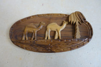 Lesen stenski dekor s palmo in kamelami dolžina 19,5 cm