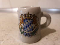 MALI VRČEK SPOMINSKI iz nemške lončene keramike