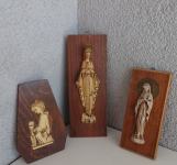 Nabožni kipci na leseni podlagi, od 18 do 27 cm