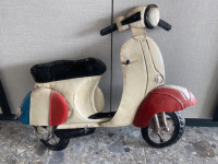 Obešalnik za na steno retro VESPA