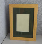 Rjavo rumen nerabljen okvir 35 x 36 cm, zelen paspartu