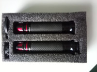 UNIVERZIJALNE ROČKE ZA MOTORNA KOLESA