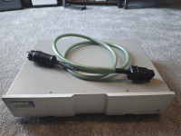 Isotek Sigmas G2 GII napetostni filter in razdelilec