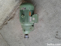 Prodam elektro motor 4 kw 1400obr z reduktorjem 500obr