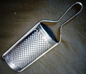 VINAGE STARINSKO KUHINJSKO STRGALO RIBEŽN