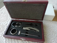 Set za odpiranje vinskih steklenic