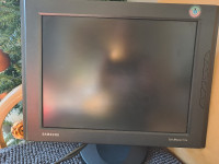 Starejši samsung monitor