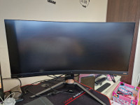 MSI Optix MPG341CQR 144Hz ultra-širok ukrivljen gamer 34" LED monitor
