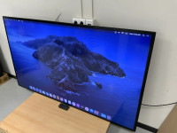Samsung DM82D 82" FHD LED Monitor