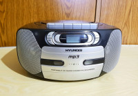 prenosni radio CD HYUNDAI