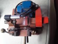 Stroj za izdelavo ključev & nekaj sto surovcev & panoji za surovce