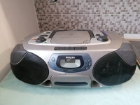 Prenosni radio Philips