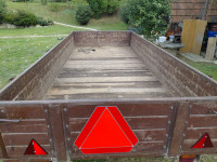 Voz s platojem za traktor