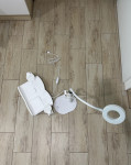 Stojalo za učne pripomočke z lučko na USB
