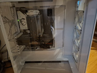 9600xt 14600kf gaming racunalnik