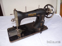 starinski šivalni stroj PFAFF.