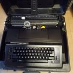 Električni pisalni stroj BROTHER prodam