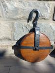škripec z lesenim kolesom vintage pulley