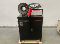 Stiskalnica za hidravlične cevi