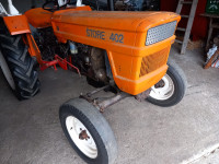 Traktor štore 402