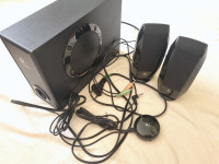 Črni Logitech gaming računalniški zvočniki, 2+1