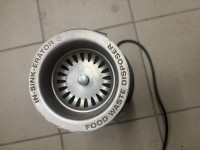 Kuhinjski mlin za odpadke